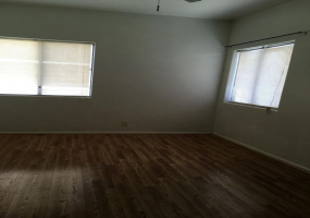 905 E Adams St, Tucson, Arizona 85719, 2 Bedrooms Bedrooms, ,1 BathroomBathrooms,Duplex,For Rent,E Adams St,1783